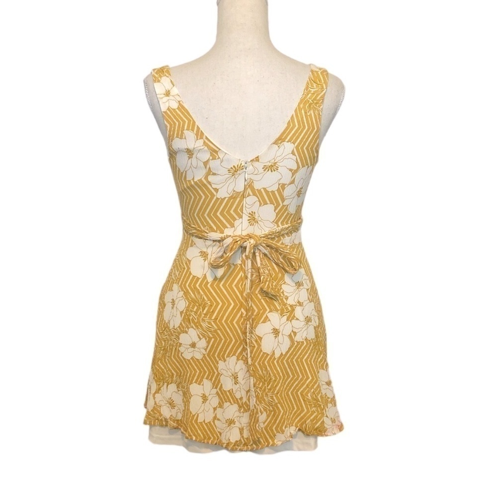 LULU'S Women's Wonderful Ways Yellow Floral Print Faux Wrap Skater Dress XS Yell - Picture 3 of 13